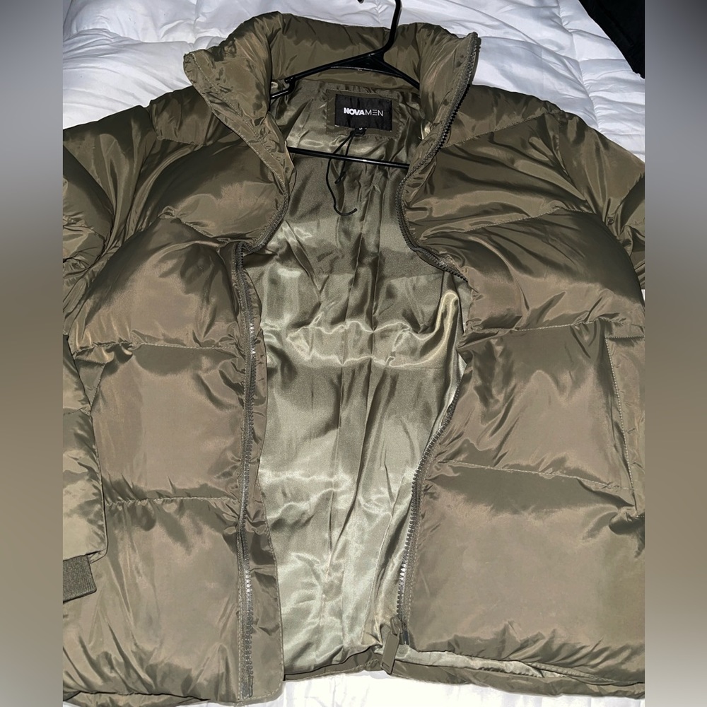 Fashion nova puffer jacket Medium